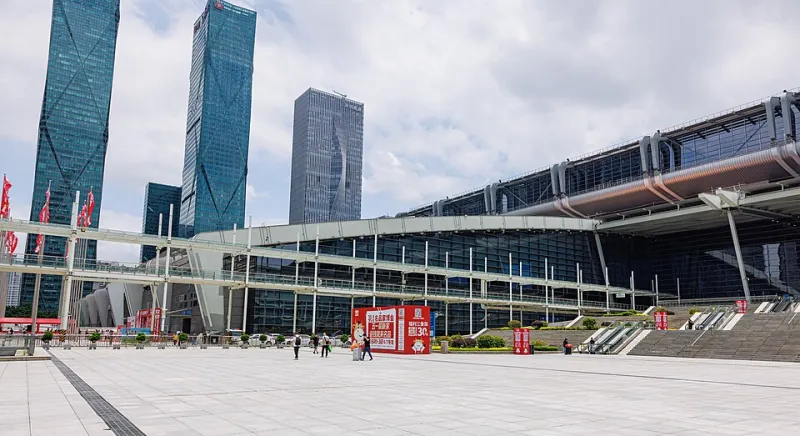 Prestige vs. Performance: The Hidden Trade-Off Event Planners Make When Choosing a Convention Venue